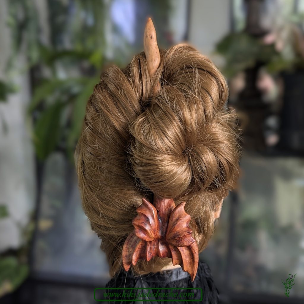 Bruyere Holz und Labradorit Haarstab Nixe, hoher dutt mit haarstab